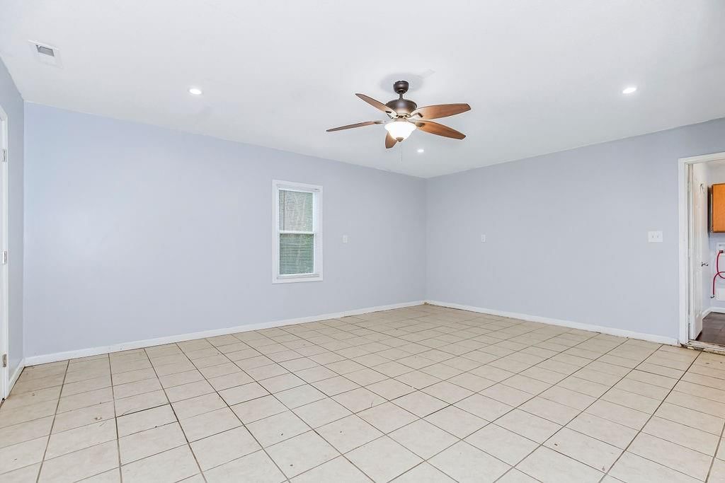 2924 WAYNE Avenue — photo 25