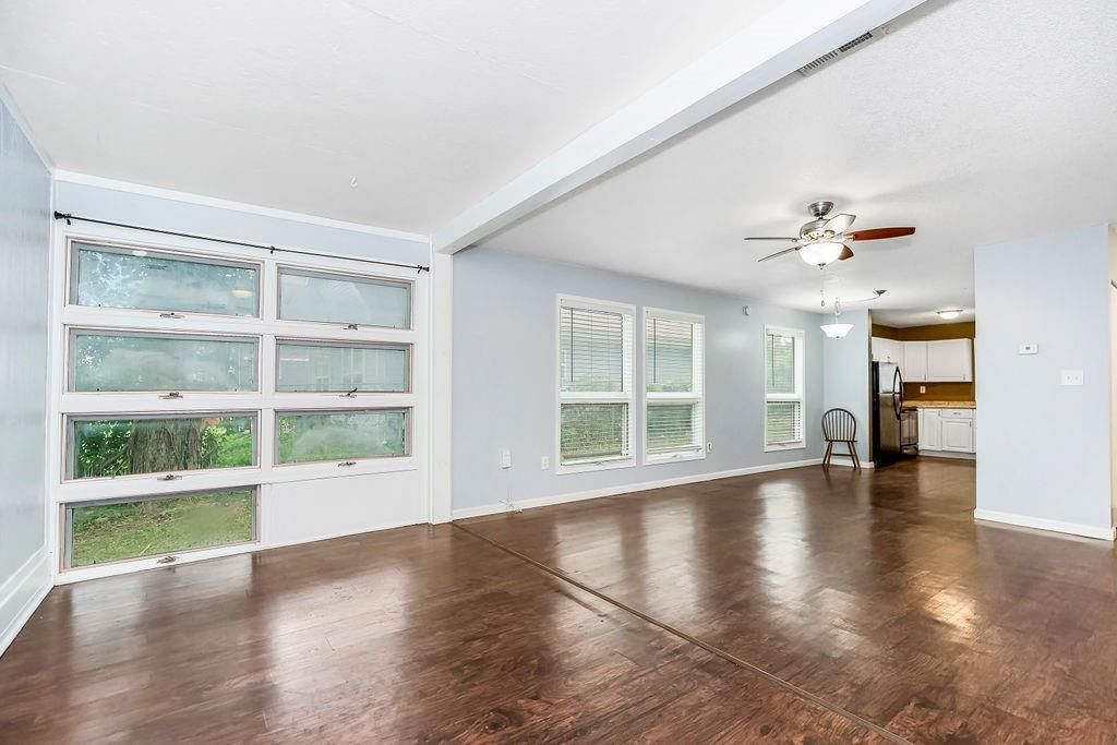2924 WAYNE Avenue — photo 6