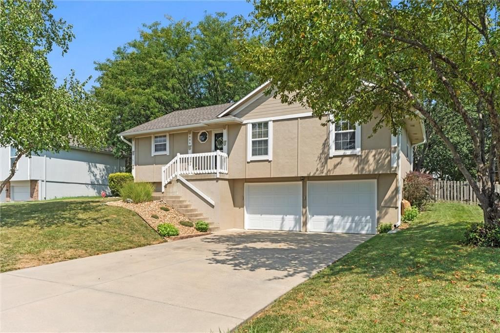 606 Willow Brook Drive — photo 3