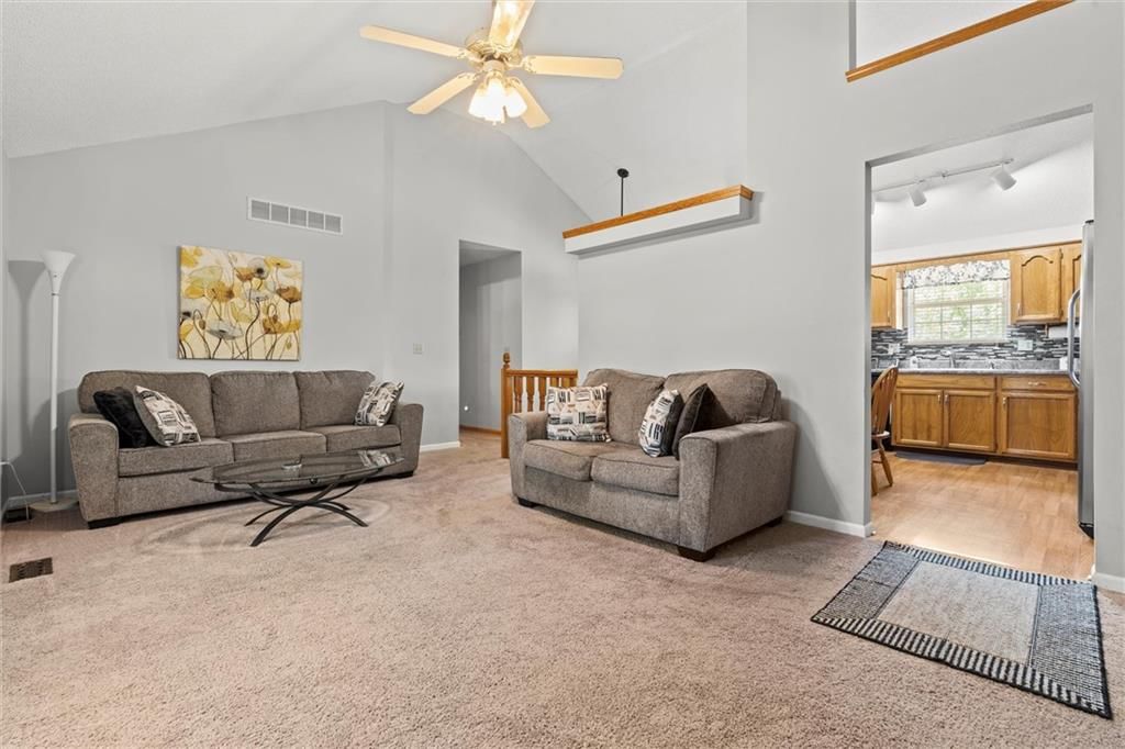 606 Willow Brook Drive — photo 5