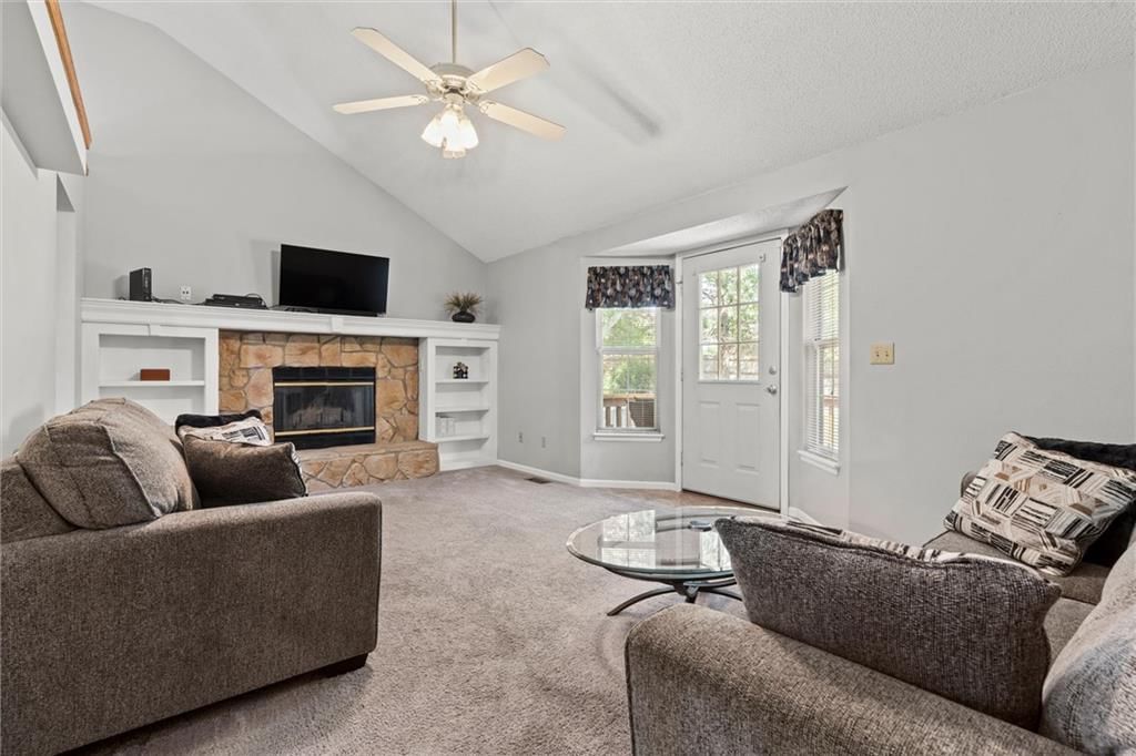 606 Willow Brook Drive — photo 6