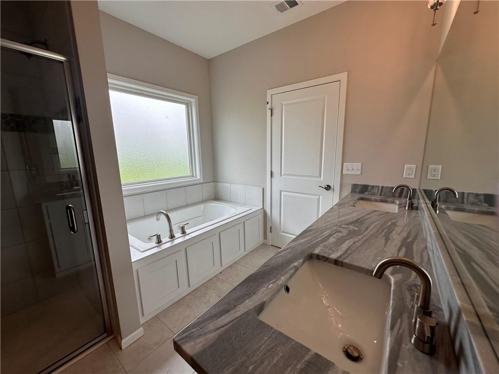 2131 Greenfield Point — photo 9