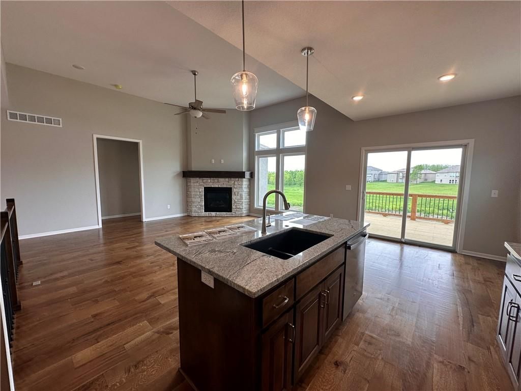 2133 Greenfield Point — photo 16