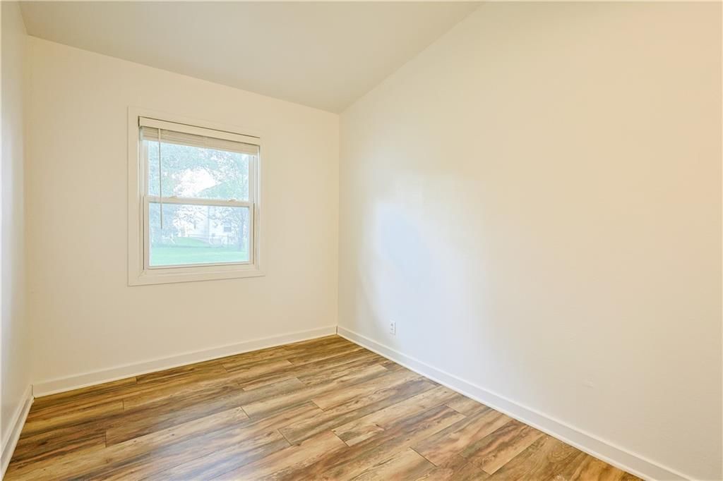 216 E Lieber Street — photo 12