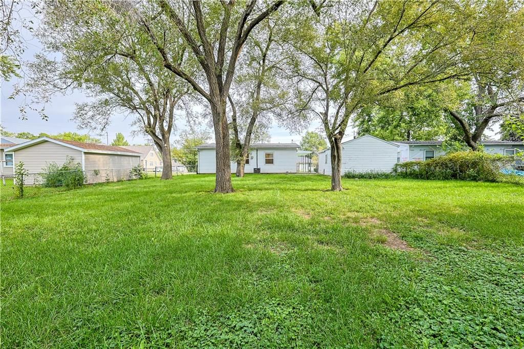 216 E Lieber Street — photo 16