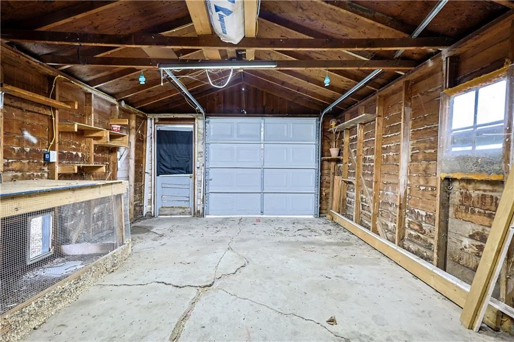 216 E Lieber Street — photo 19