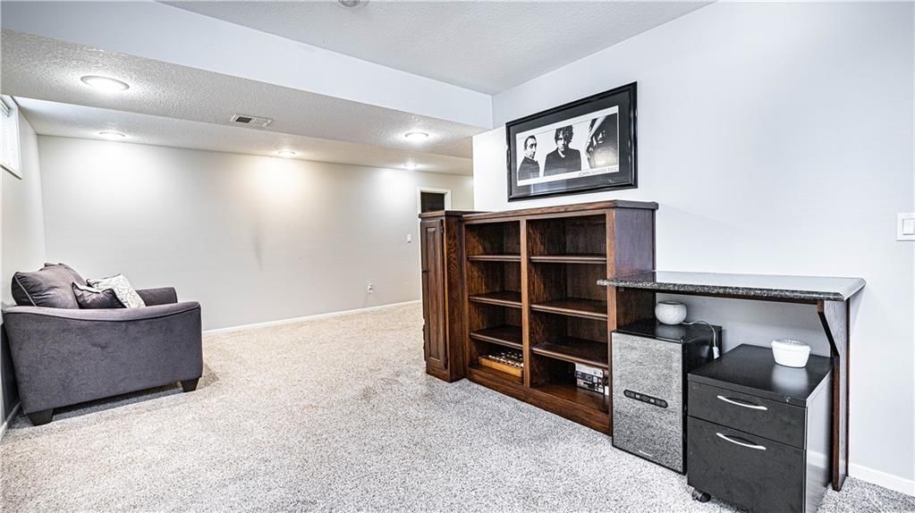 229 SE Sumpter Drive — photo 32