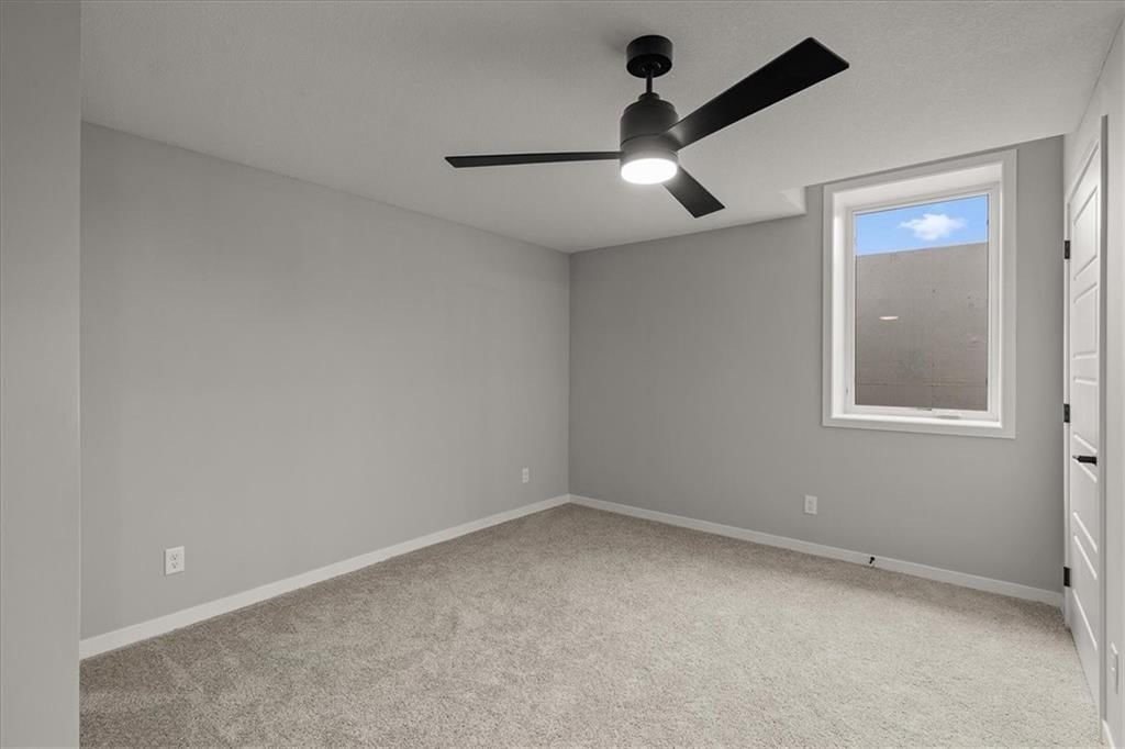 8732 N Lewis Avenue — photo 31