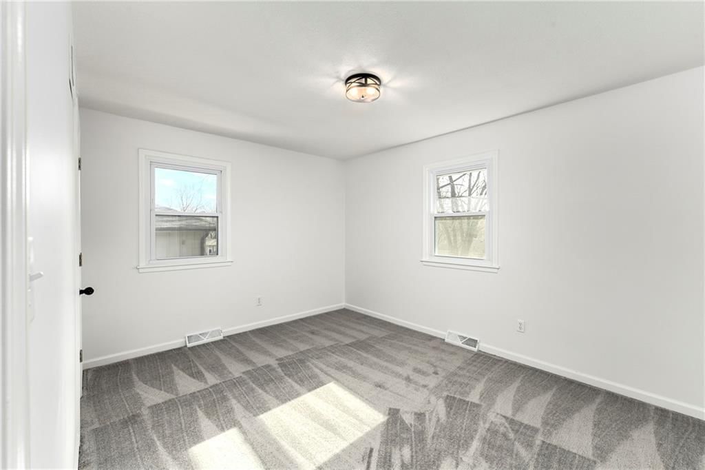 112 SW Gladstone Drive — photo 13