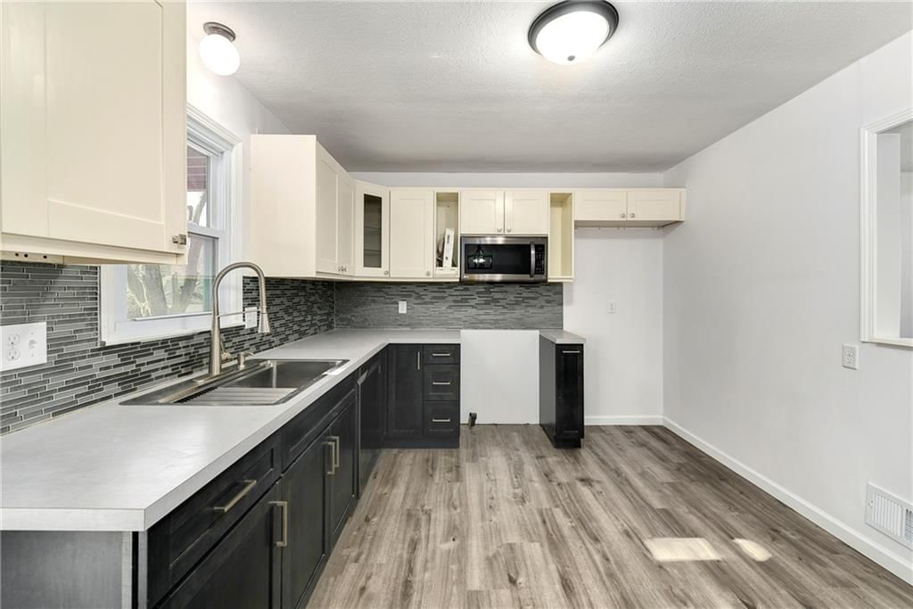 112 SW Gladstone Drive — photo 5
