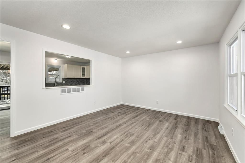 112 SW Gladstone Drive — photo 9