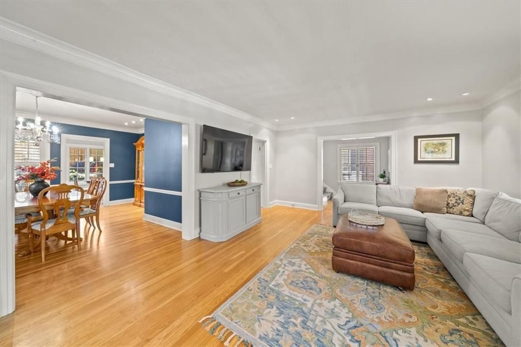 633 W 60th Terrace — photo 5