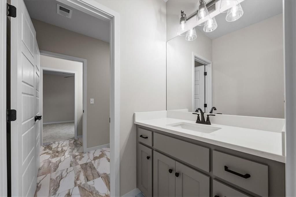 8720 N Lewis Avenue — photo 50