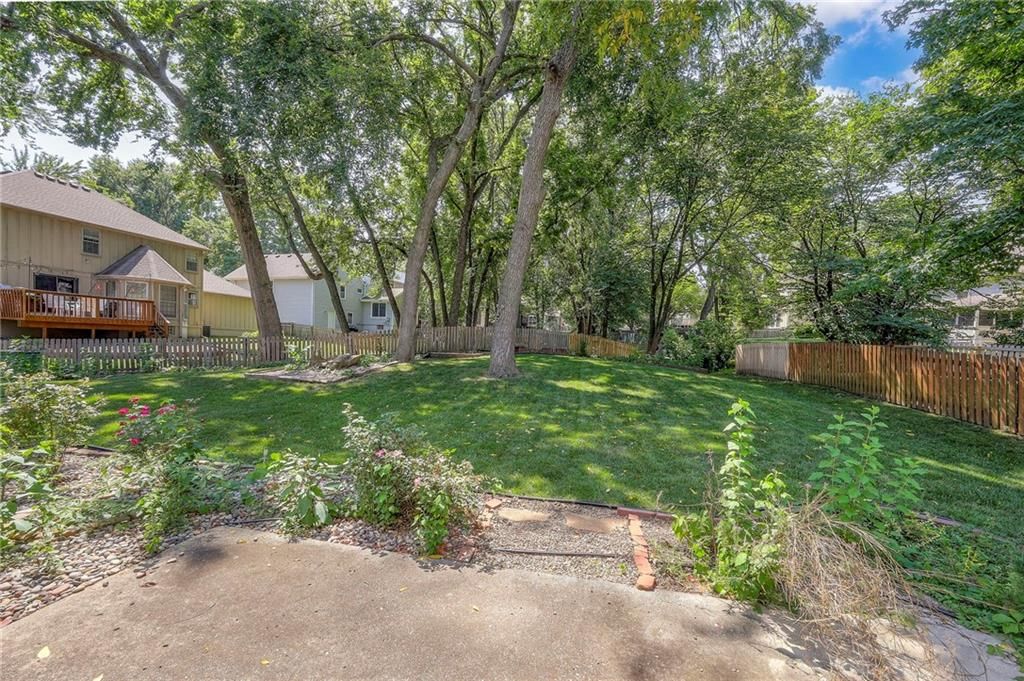 13009 W 105th Terrace — photo 29
