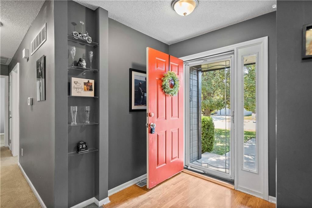 740 SW Windsong Circle — photo 4