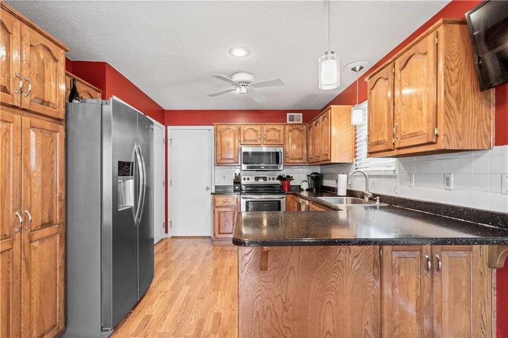 740 SW Windsong Circle — photo 6