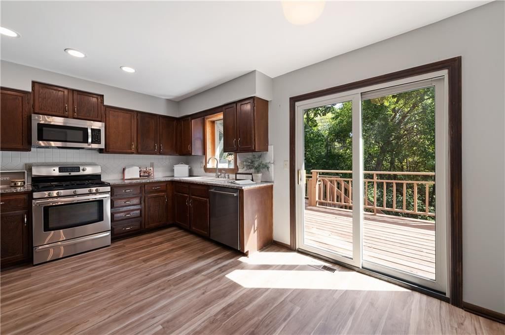 5529 BRADSHAW Street — photo 3