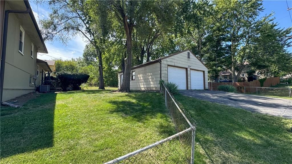 13500 Belmeade Avenue — photo 27