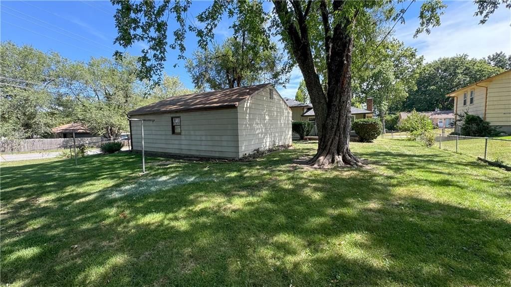 13500 Belmeade Avenue — photo 28