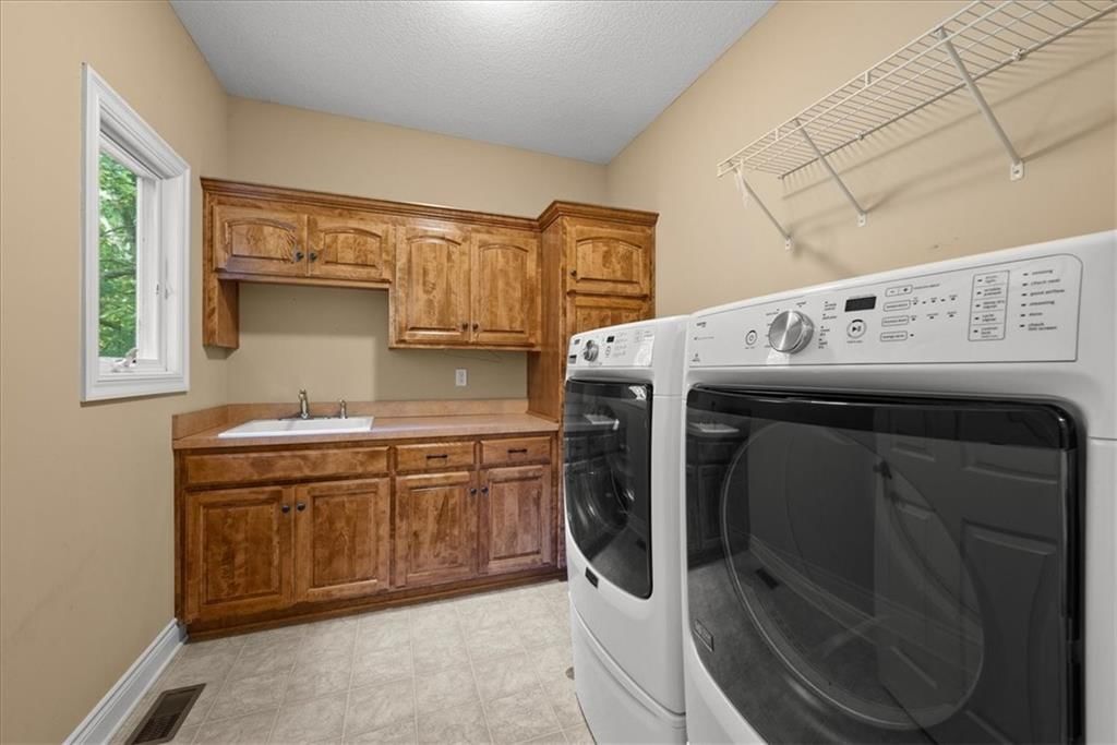 1819 Edgewood Court — photo 28