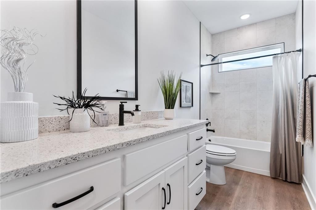 8101 N Sycamore Avenue — photo 24