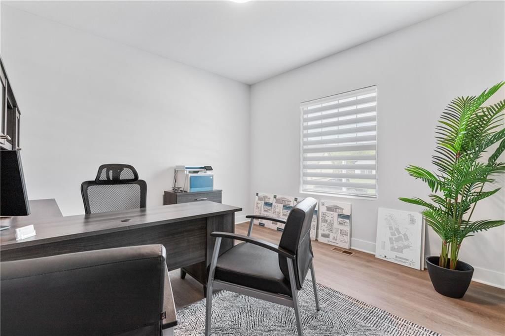 8101 N Sycamore Avenue — photo 25