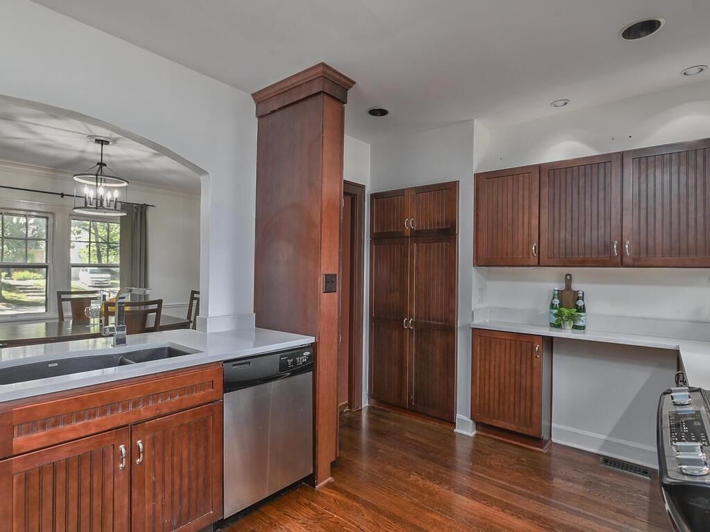 428 W 70th Terrace — photo 8