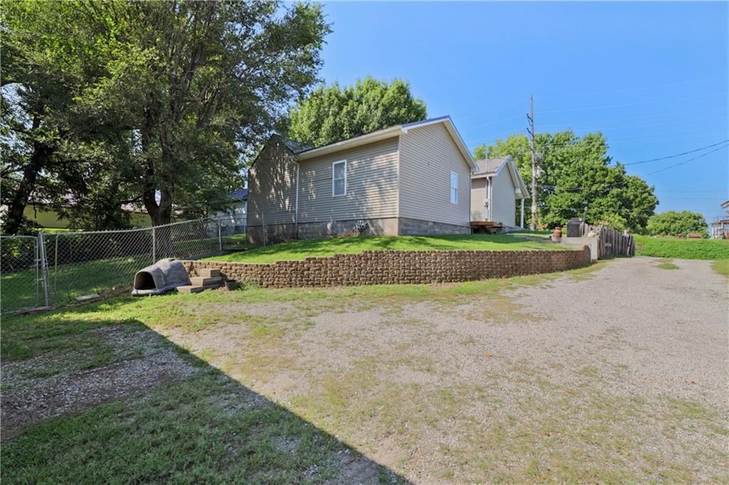301 Jefferson Street — photo 25