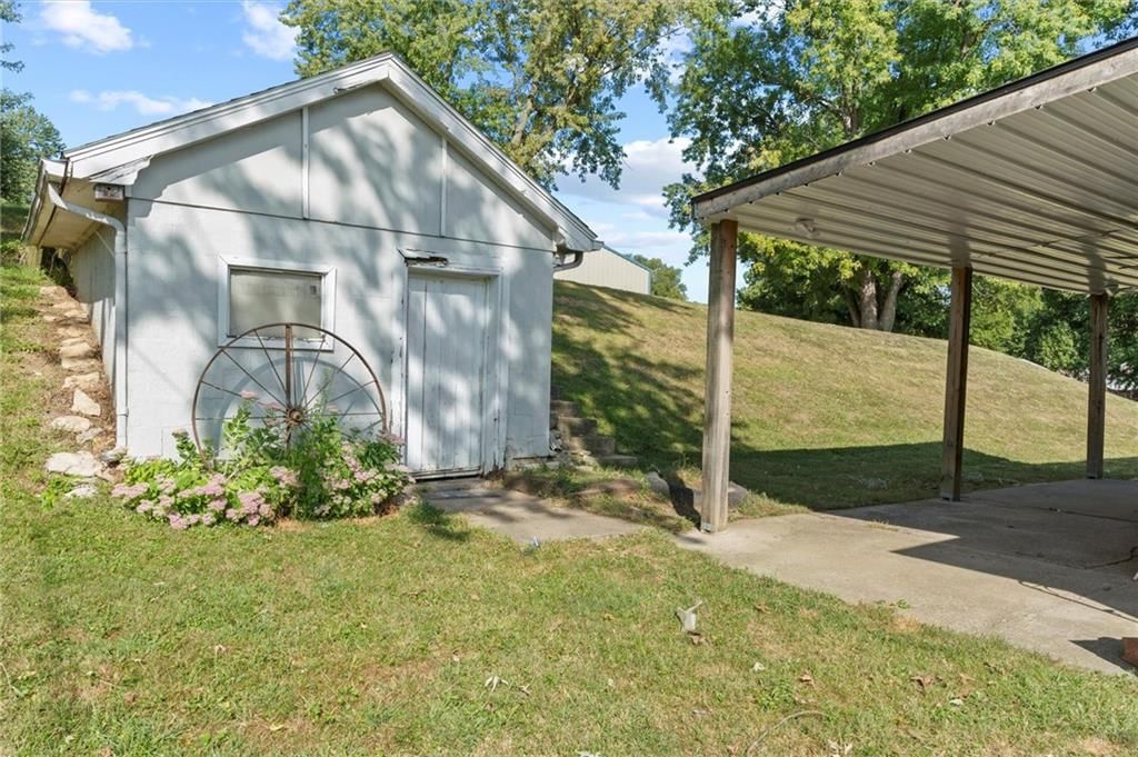 406 Ottman Street — photo 20