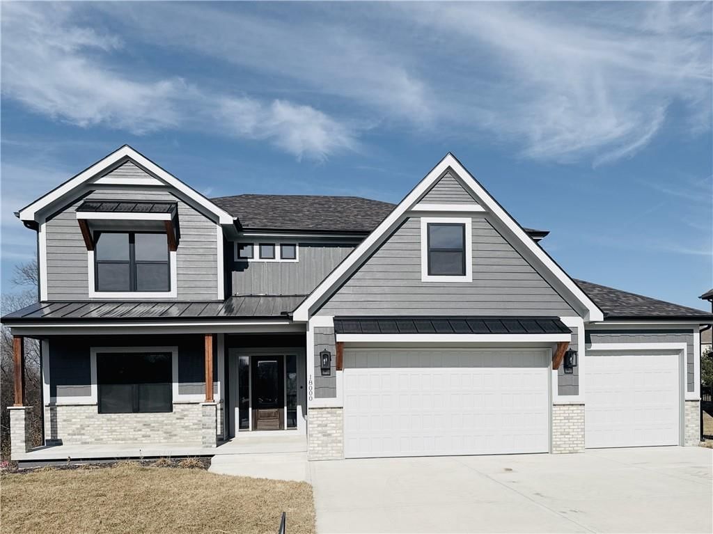 18000 N Peach Blossom Drive, Platte City, MO