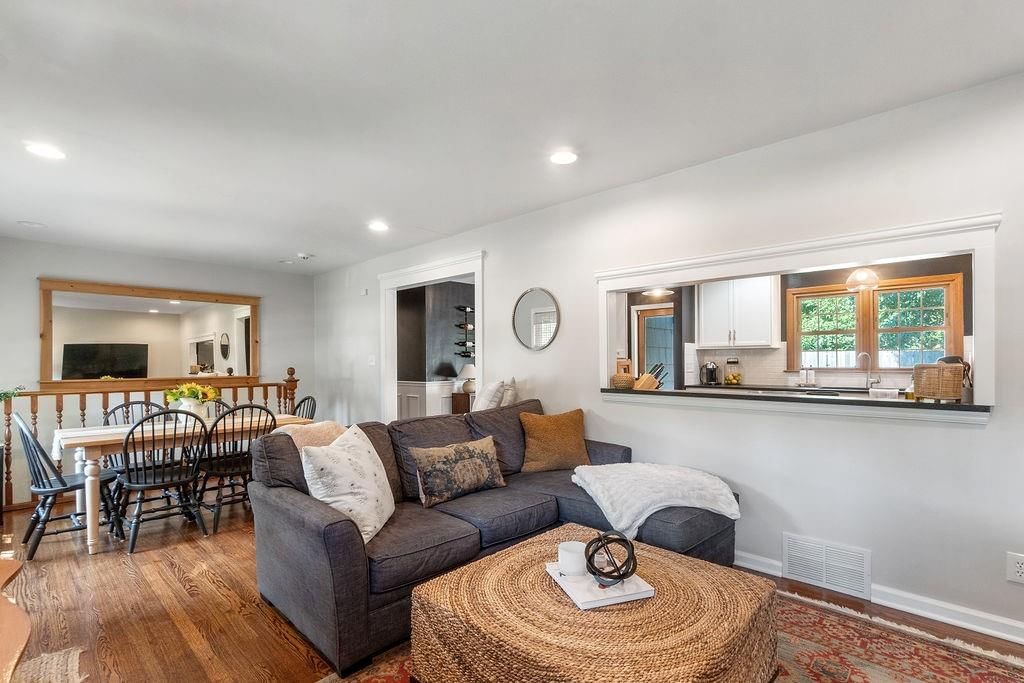 5450 Horton Street — photo 7