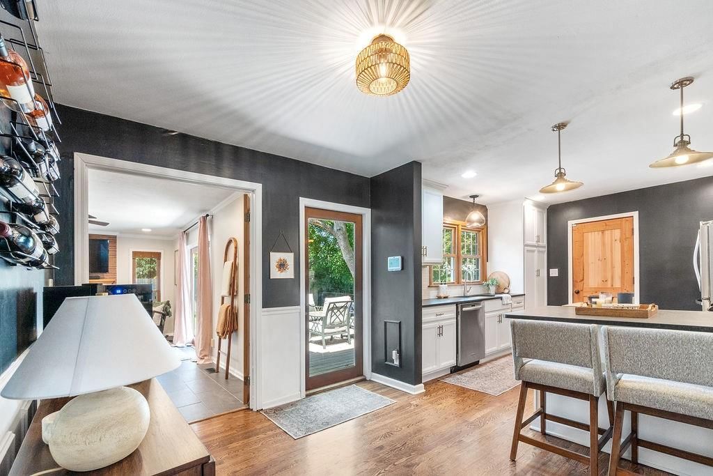 5450 Horton Street — photo 8