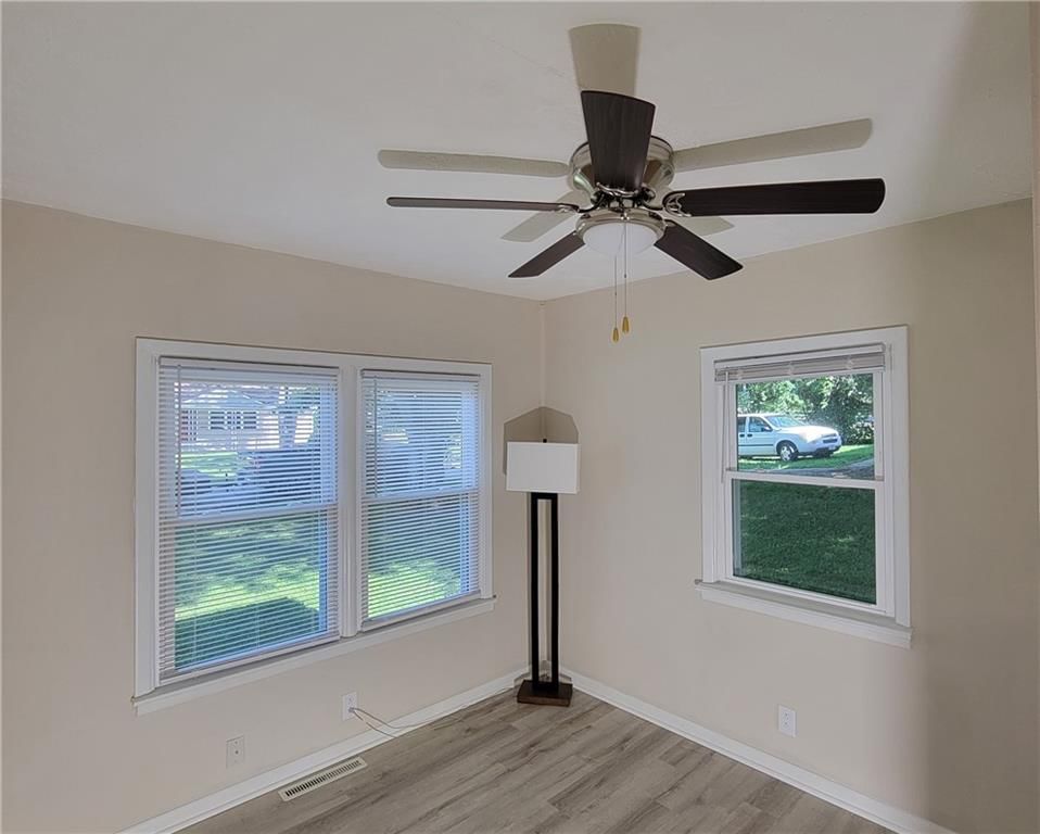 10700 Bennington Avenue — photo 11