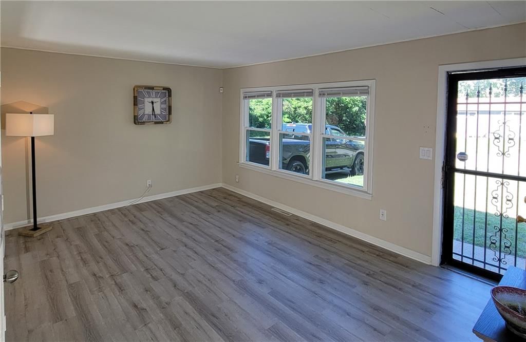 10700 Bennington Avenue — photo 14