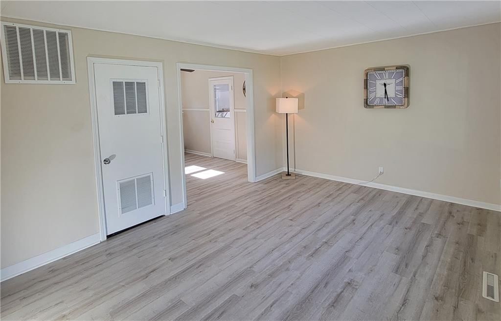 10700 Bennington Avenue — photo 15