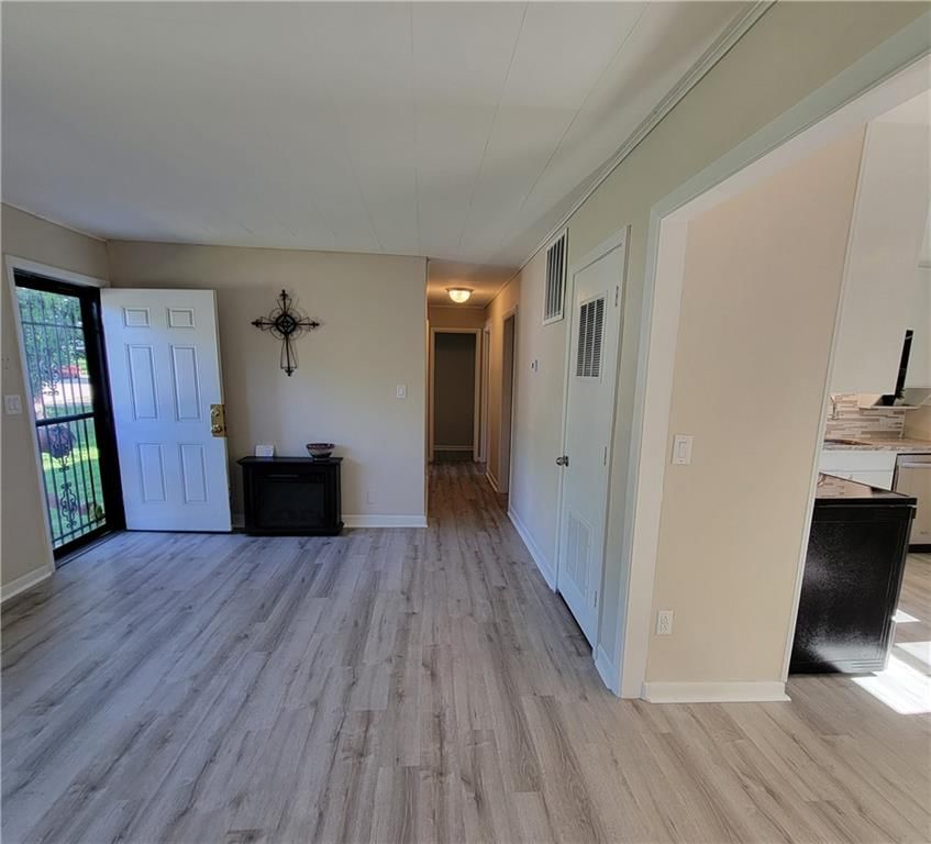 10700 Bennington Avenue — photo 8
