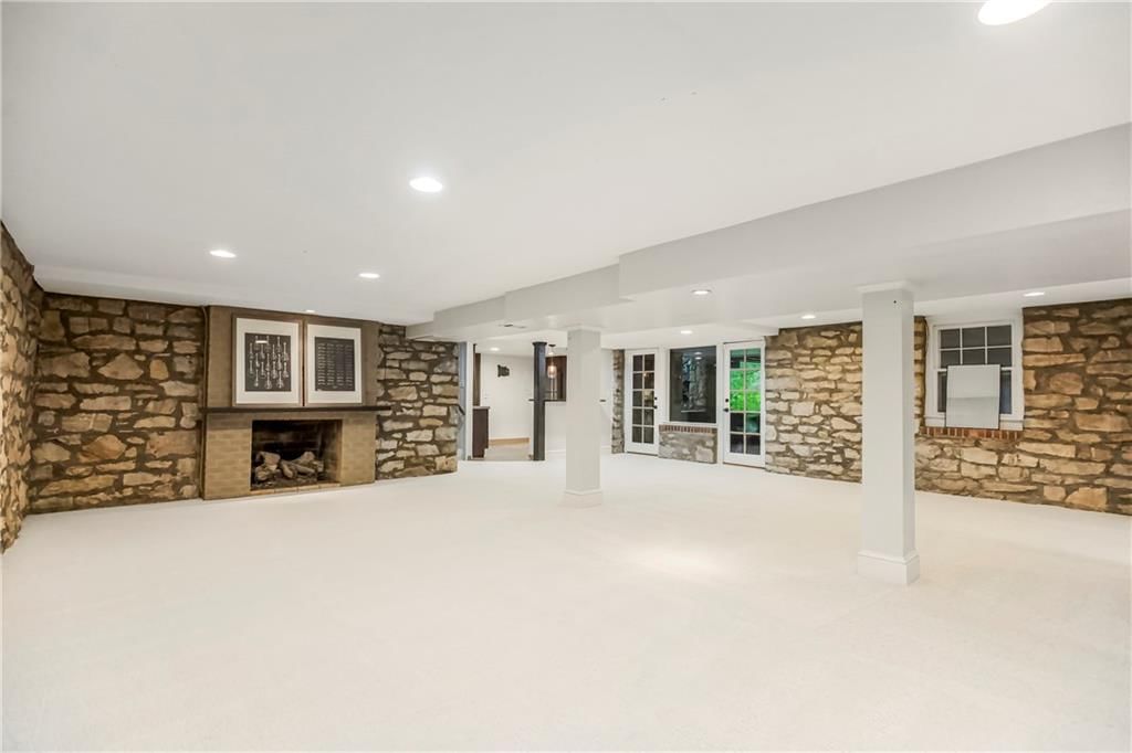 2527 W 90th Street — photo 32