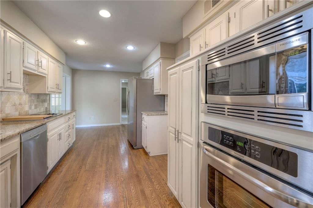 4634 W 90th Street — photo 16