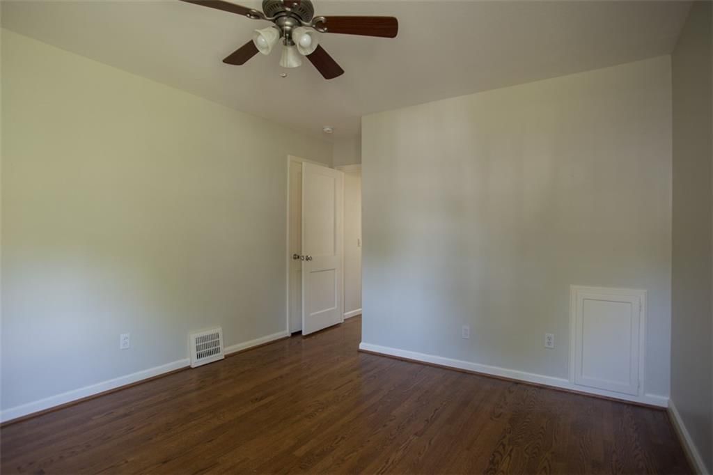 5300 SHERWOOD Drive — photo 23