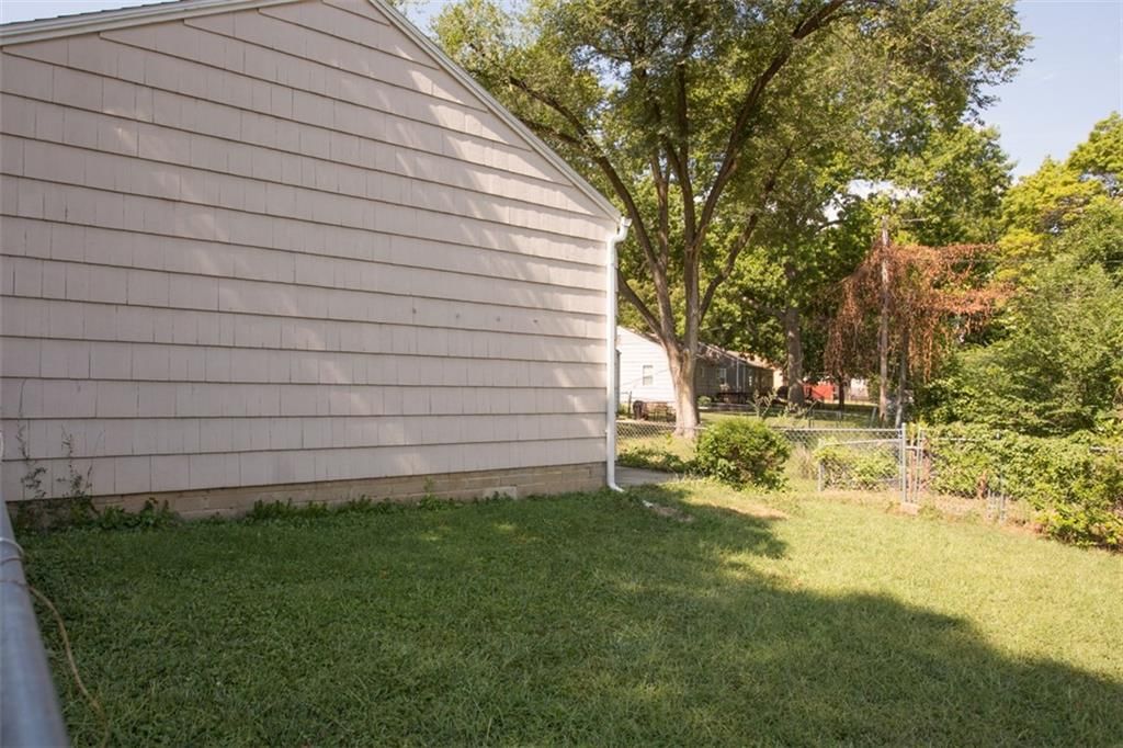 5300 SHERWOOD Drive — photo 28