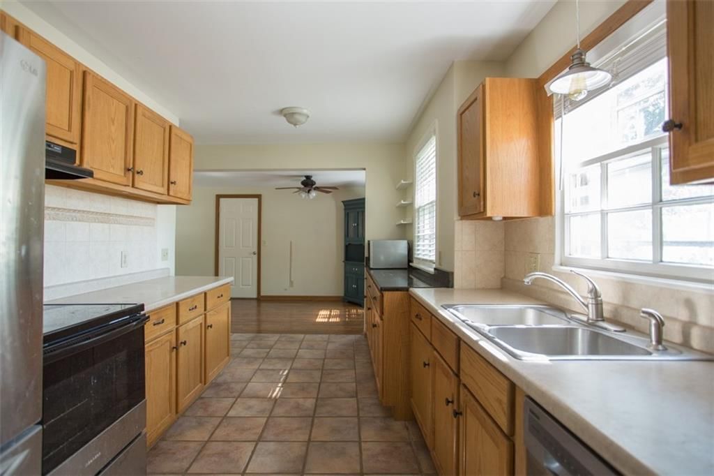 5300 SHERWOOD Drive — photo 8