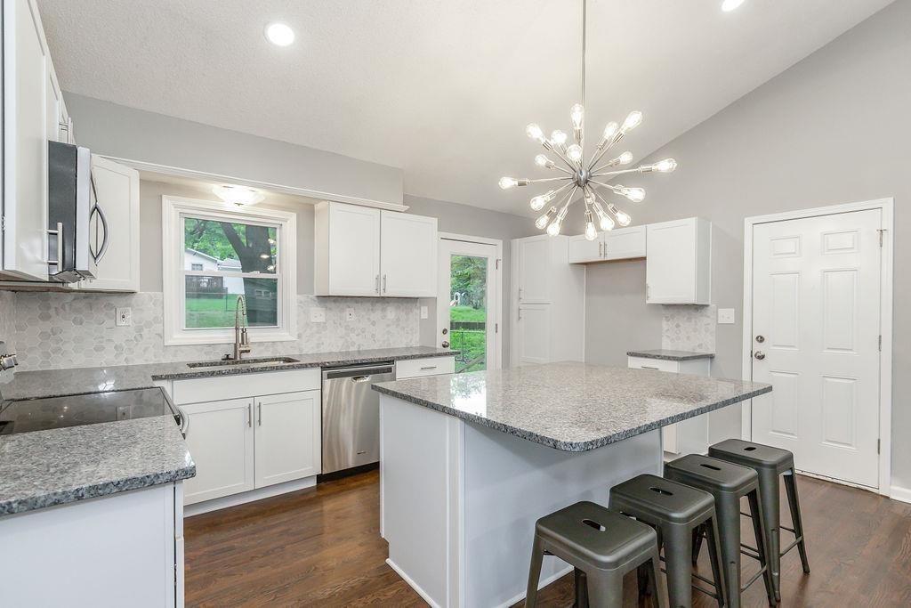 7410 Melrose Lane — photo 4