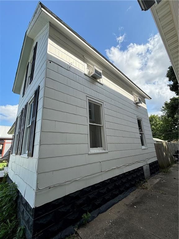 2216 Broadway Avenue — photo 3
