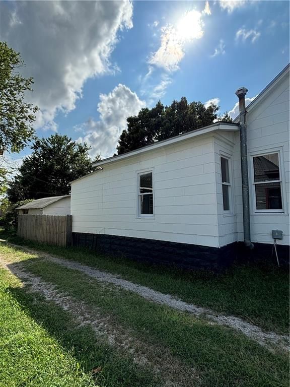 2216 Broadway Avenue — photo 4