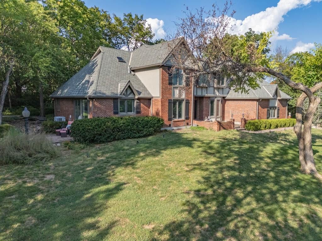 8303 Bridle Dale Circle — photo 2