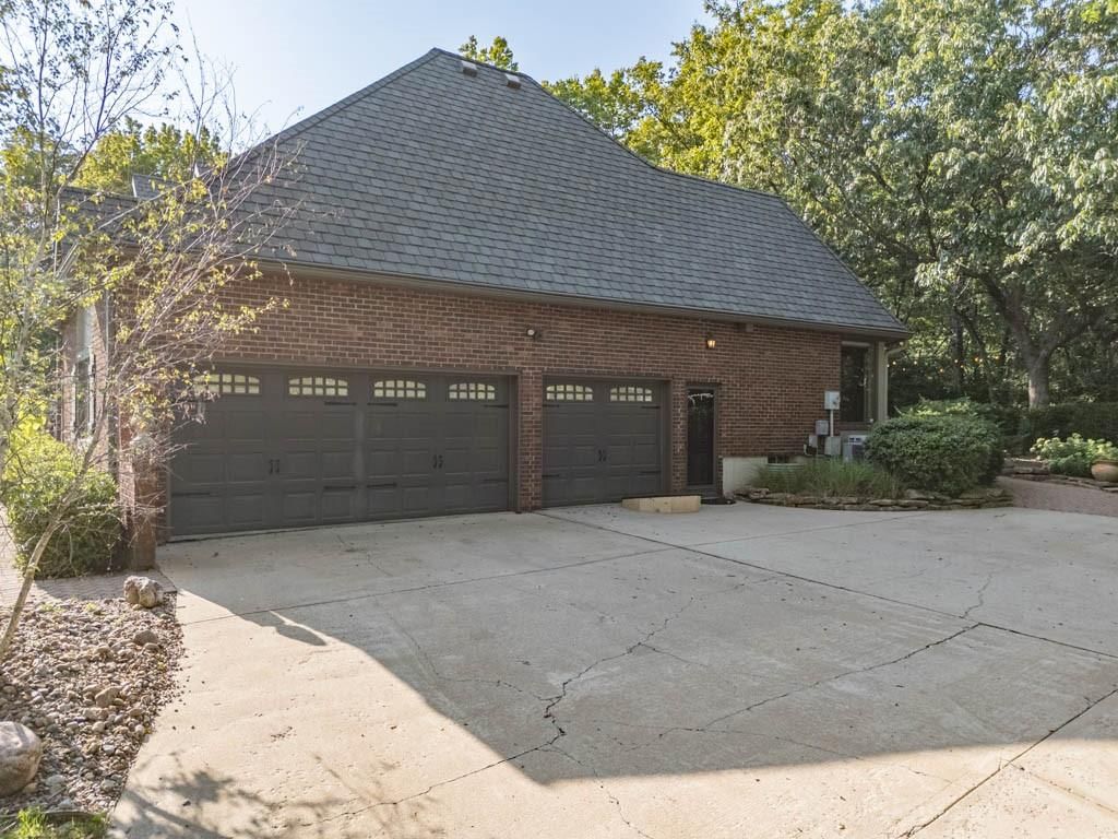 8303 Bridle Dale Circle — photo 68