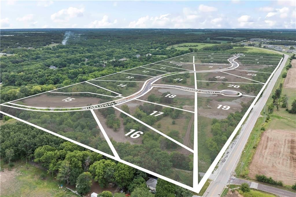 17195 Galloway Drive, Stilwell, KS