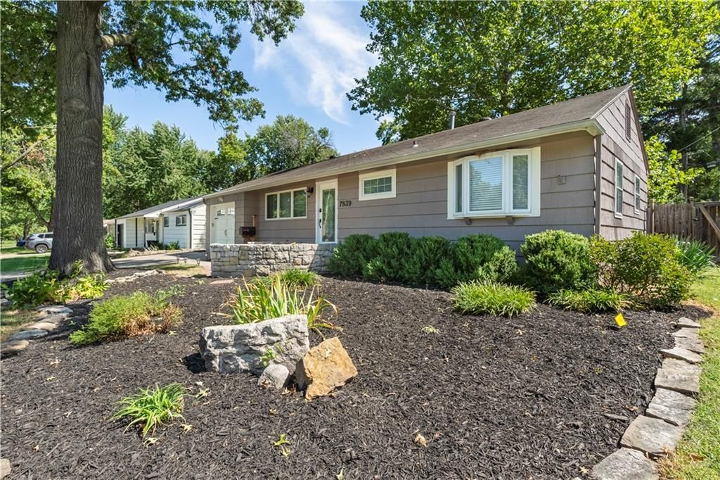 7839 Nall Avenue — photo 3