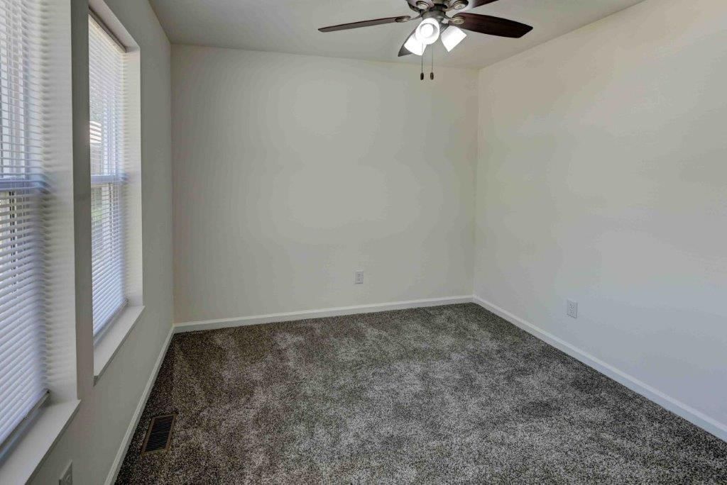 113 N Kendall Drive — photo 34