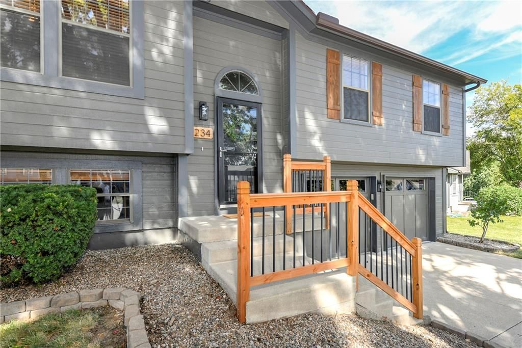 234 SE Topaz Circle — photo 3